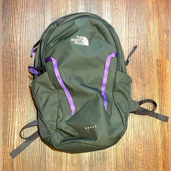 The north face backpack - Picture 1 of 5
